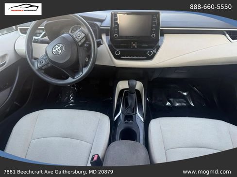 Used 2020 Toyota Corolla LE FWD image 5