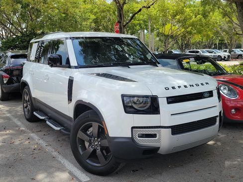 Used 2020 Land Rover Defender 110 SE AWD/4WD image 1