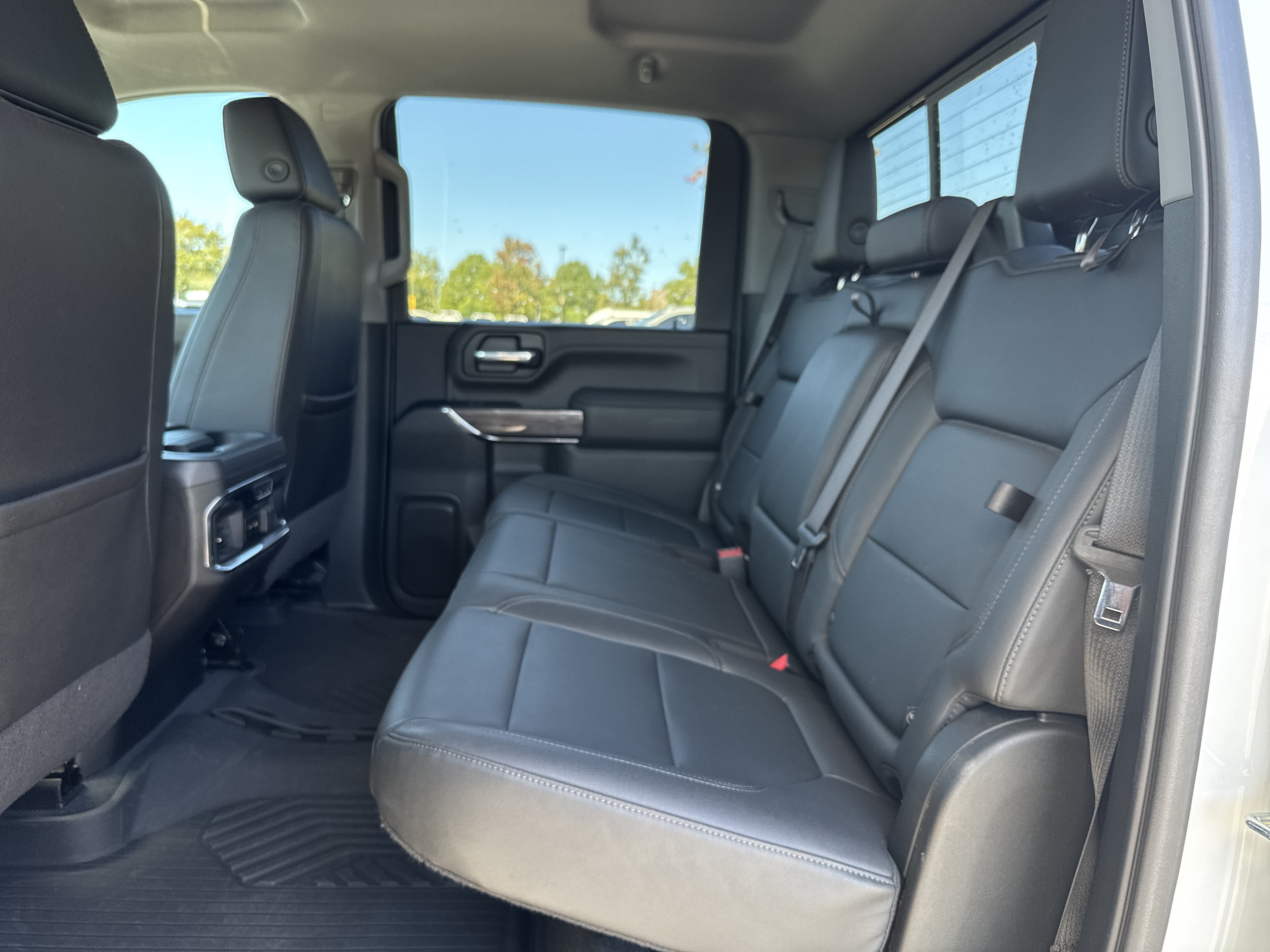 Used 2023 Chevrolet Silverado 2500 LTZ AWD/4WD image 31