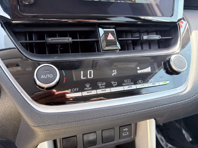 Used 2025 Toyota Corolla Cross LE FWD image 19