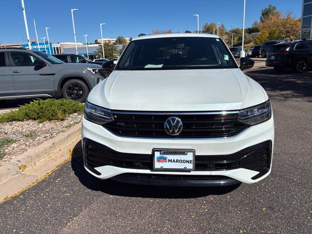 Used 2024 Volkswagen Tiguan SE R-Line AWD/4WD image 2