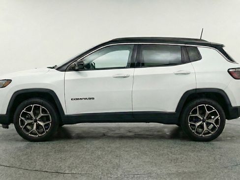 Used 2025 Jeep Compass Limited image 5