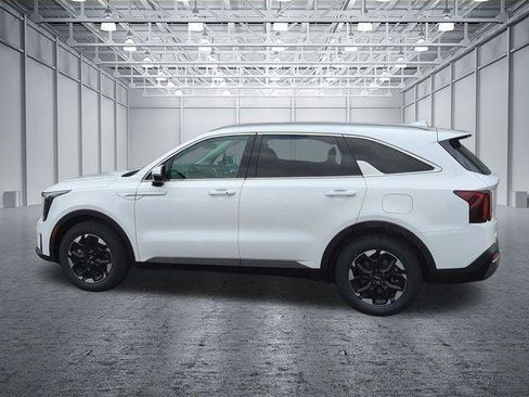 Used 2024 Kia Sorento S FWD image 2