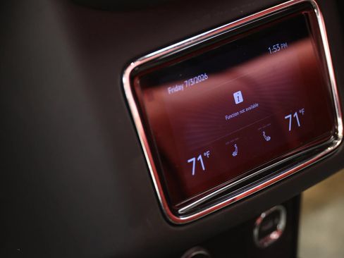 Used 2022 Bentley Bentayga AWD/4WD image 67