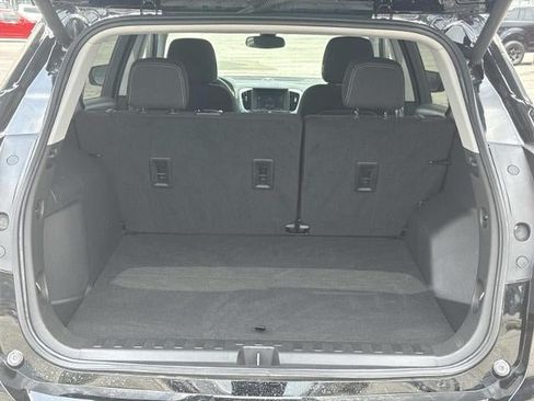 Used 2023 GMC Terrain SLE w/ Driver Convenience Package FWD image 7