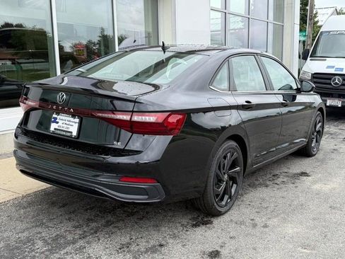 New 2025 Volkswagen Jetta SE image 3