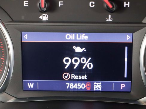 Used 2023 GMC Acadia SLT image 16