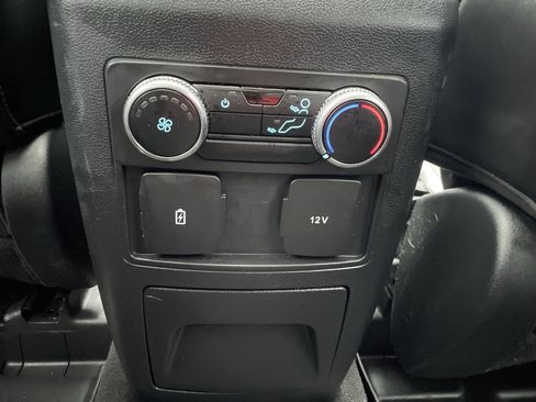 Used 2022 Ford Explorer XLT w/ Equipment Group 202A image 20