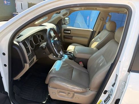 Used 2016 Toyota Sequoia Platinum RWD image 11