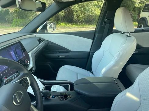 Used 2025 Lexus TX 350 AWD w/ Technology Package image 9