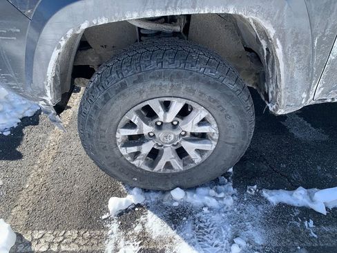 Used 2023 Toyota Tacoma SR5 image 7