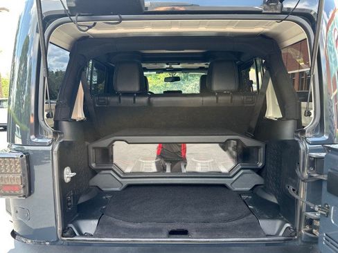Used 2018 Jeep Wrangler Unlimited Sahara AWD/4WD image 49