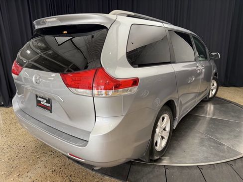 Used 2011 Toyota Sienna LE image 8