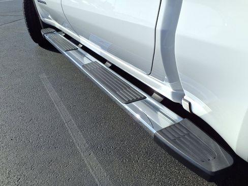 Used 2022 GMC Sierra 1500 SLT image 36