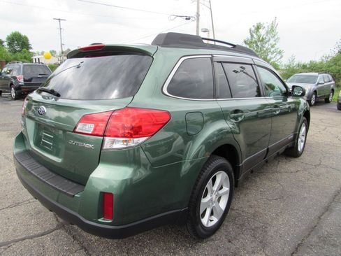 Used 2013 Subaru Outback 2.5i Premium w/ Popular Pkg 1B AWD/4WD image 23