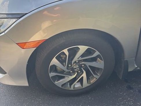 Used 2016 Honda Civic EX image 41