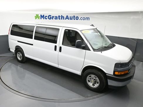 Used 2025 Chevrolet Express 3500 LT w/ LT Preferred Equipment Group RWD image 3