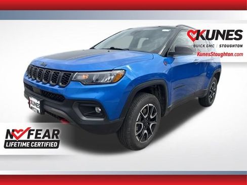 Used 2025 Jeep Compass Trailhawk AWD/4WD image 5