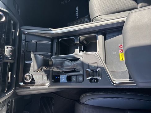 Certified 2026 Lexus GX 550 w/ Accessory Package (ZB) AWD/4WD image 17