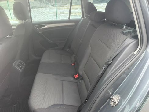 Used 2017 Volkswagen Golf S image 10