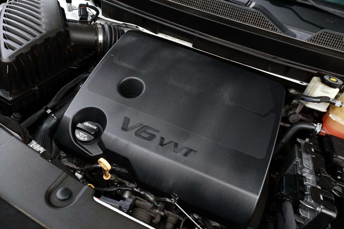 Used 2020 Chevrolet Traverse LS FWD image 12