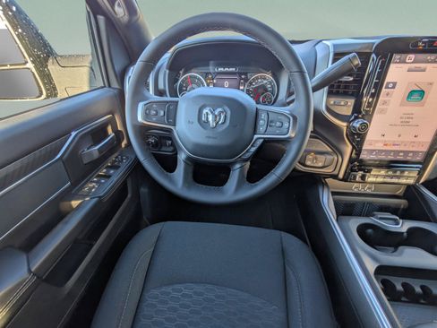 New 2026 RAM 2500 Big Horn AWD/4WD image 17