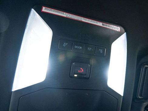 Used 2023 Toyota RAV4 SE image 22