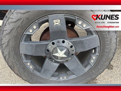 Used 2009 Chevrolet Silverado 1500 LT w/ Power Pack Plus AWD/4WD image 10