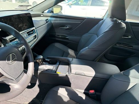 Used 2024 Lexus ES 350 w/ Premium Package FWD image 5