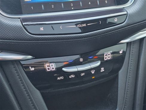 Used 2018 Cadillac XT5 Luxury w/ Driver Awareness Package image 62