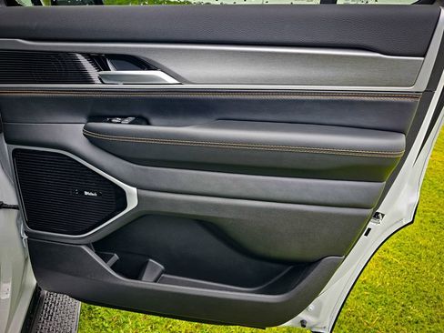 New 2026 Jeep Grand Wagoneer 4WD image 41