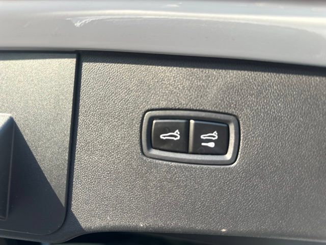 Used 2025 Porsche Cayenne GTS AWD/4WD image 30
