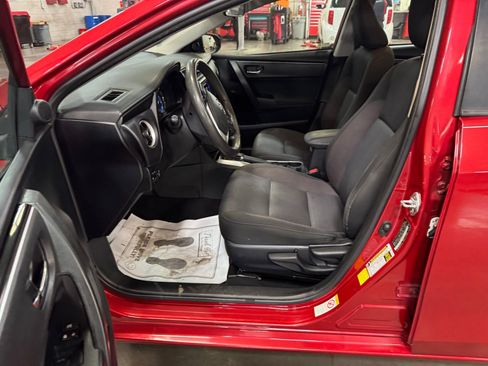 Used 2017 Toyota Corolla LE w/ Carpet Mat Package (TMS) FWD image 14