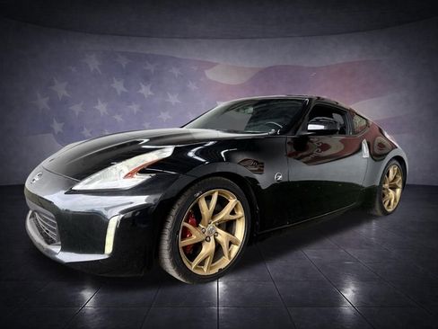 Used 2017 Nissan 370Z w/ Sport Package image 4