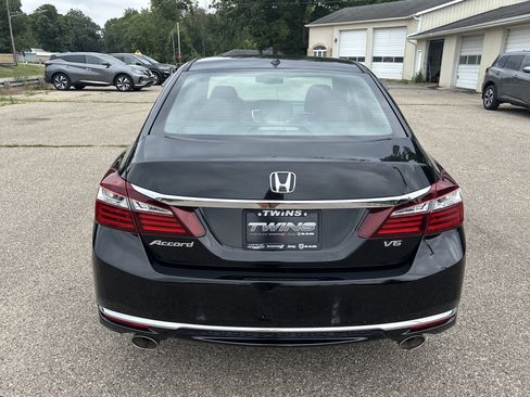 Used 2017 Honda Accord EX-L image 5