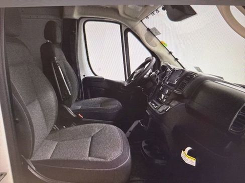 Used 2025 RAM ProMaster 2500 w/ Convenience Group image 11