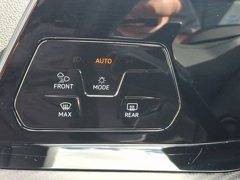 Used 2023 Volkswagen Golf 20th Anniversary Edition image 11