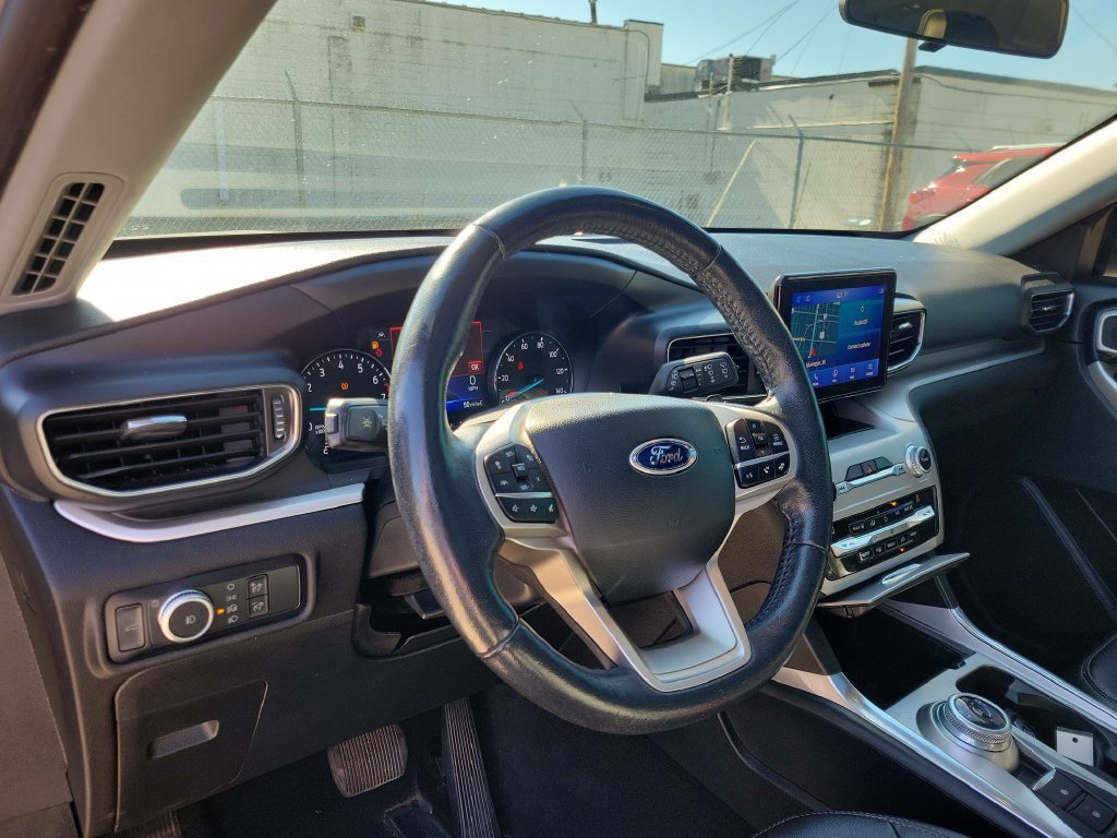 Used 2020 Ford Explorer XLT w/ Equipment Group 202A AWD/4WD image 21