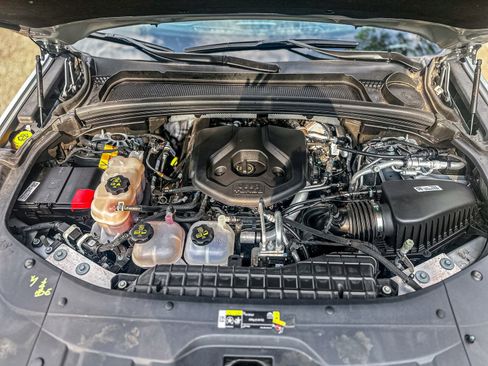 Used 2023 Jeep Grand Cherokee 4WD 4xe image 16