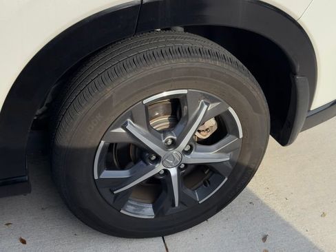 Used 2024 Honda HR-V EX-L image 11