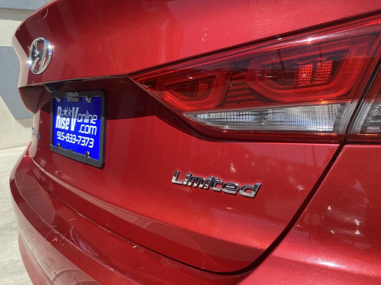 Used 2017 Hyundai Elantra Limited w/ Limited Tech Package 08 FWD image 7