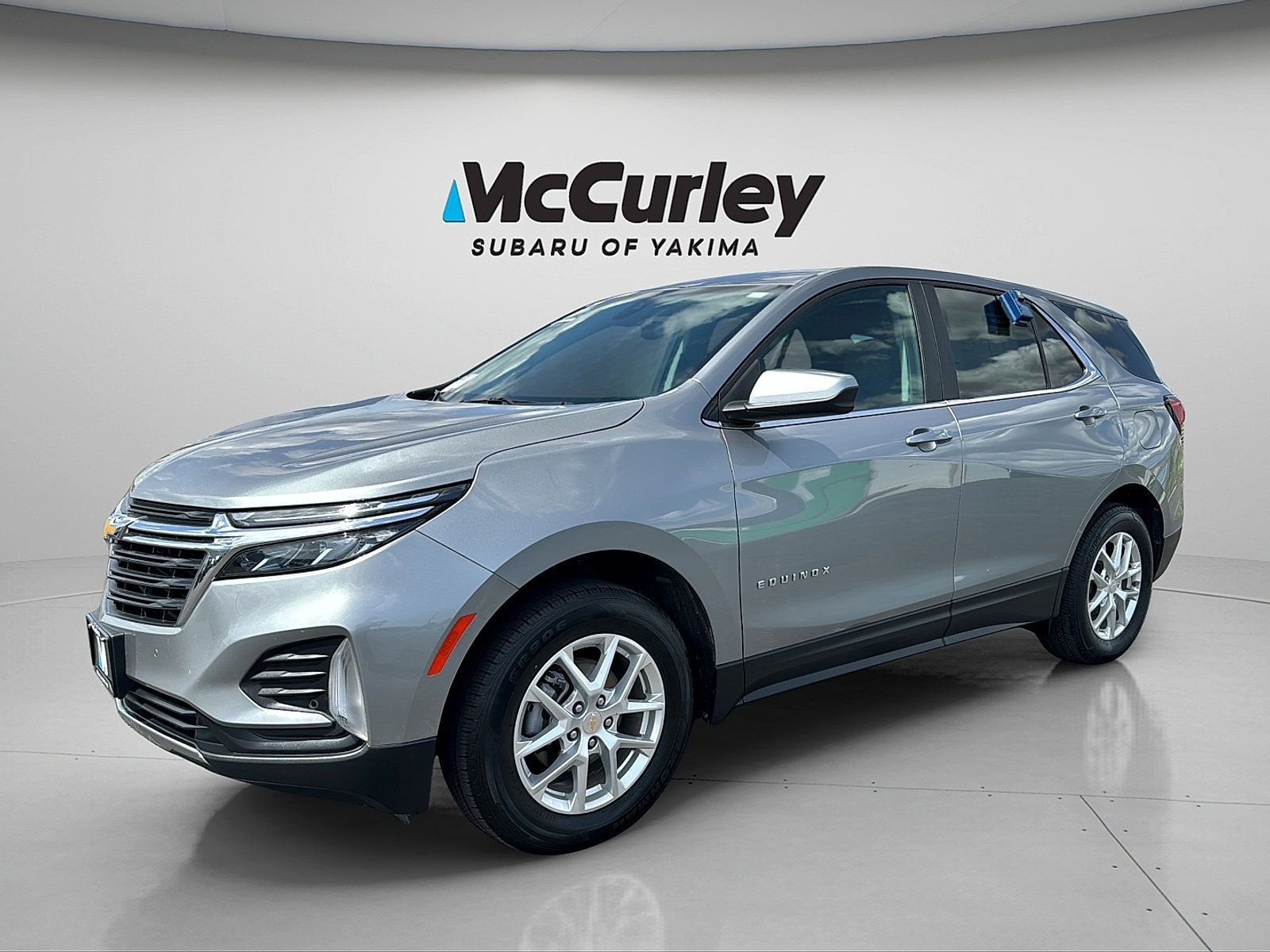Used 2024 Chevrolet Equinox LT AWD/4WD image 3