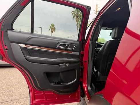 Used 2017 Ford Explorer Platinum AWD/4WD image 36