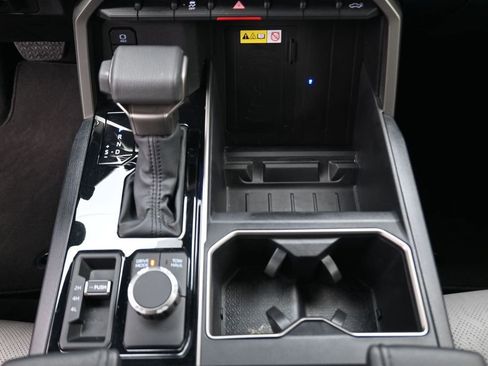 Used 2025 Toyota Tundra SR5 AWD/4WD image 9