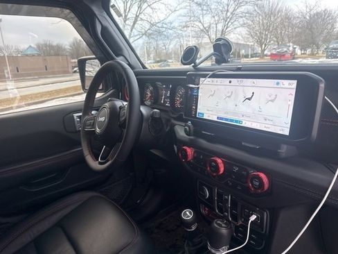 Used 2024 Jeep Wrangler Unlimited Rubicon image 19