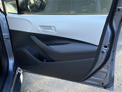 Used 2025 Toyota Corolla LE image 8