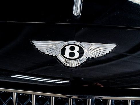 Used 2021 Bentley Flying Spur W12 image 16