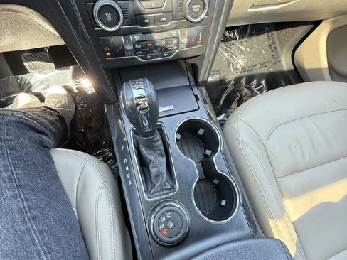 Used 2018 Ford Explorer XLT w/ Equipment Group 202A image 29