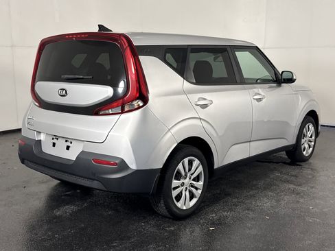 Used 2020 Kia Soul LX image 11