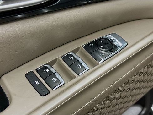 Used 2026 Kia Carnival FWD image 15